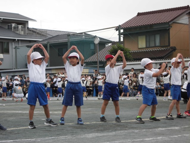 ダンス　Carring Happiness